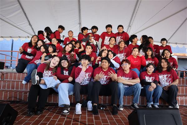 Godinez Musical Theatre posing for a silly photo after their Boca de Oro performance!