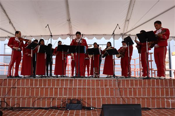 SAHS Mariachi performing at Boca de Oro.
